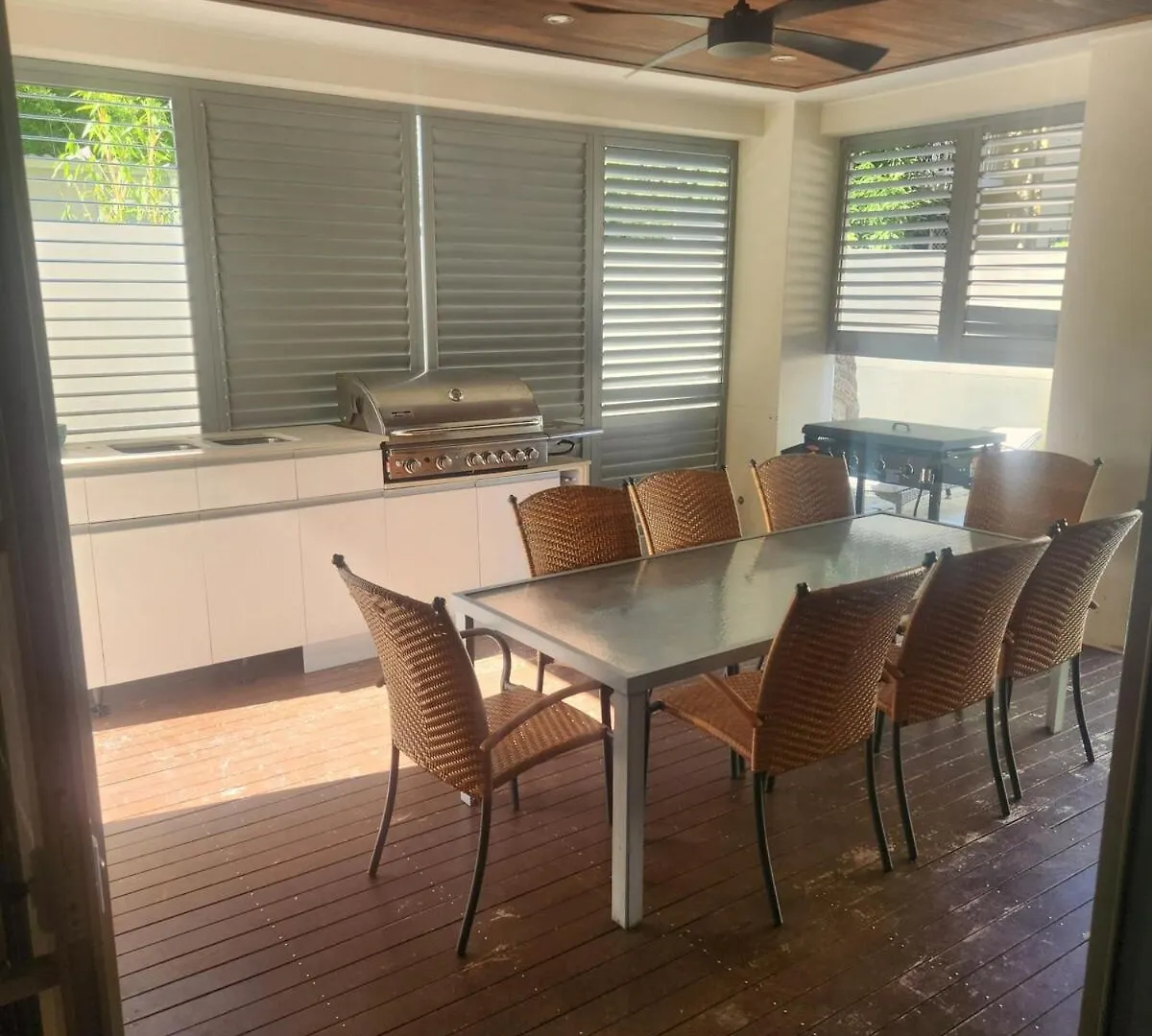 Chevron Island Holiday Home Surfers Paradise Gold Coast