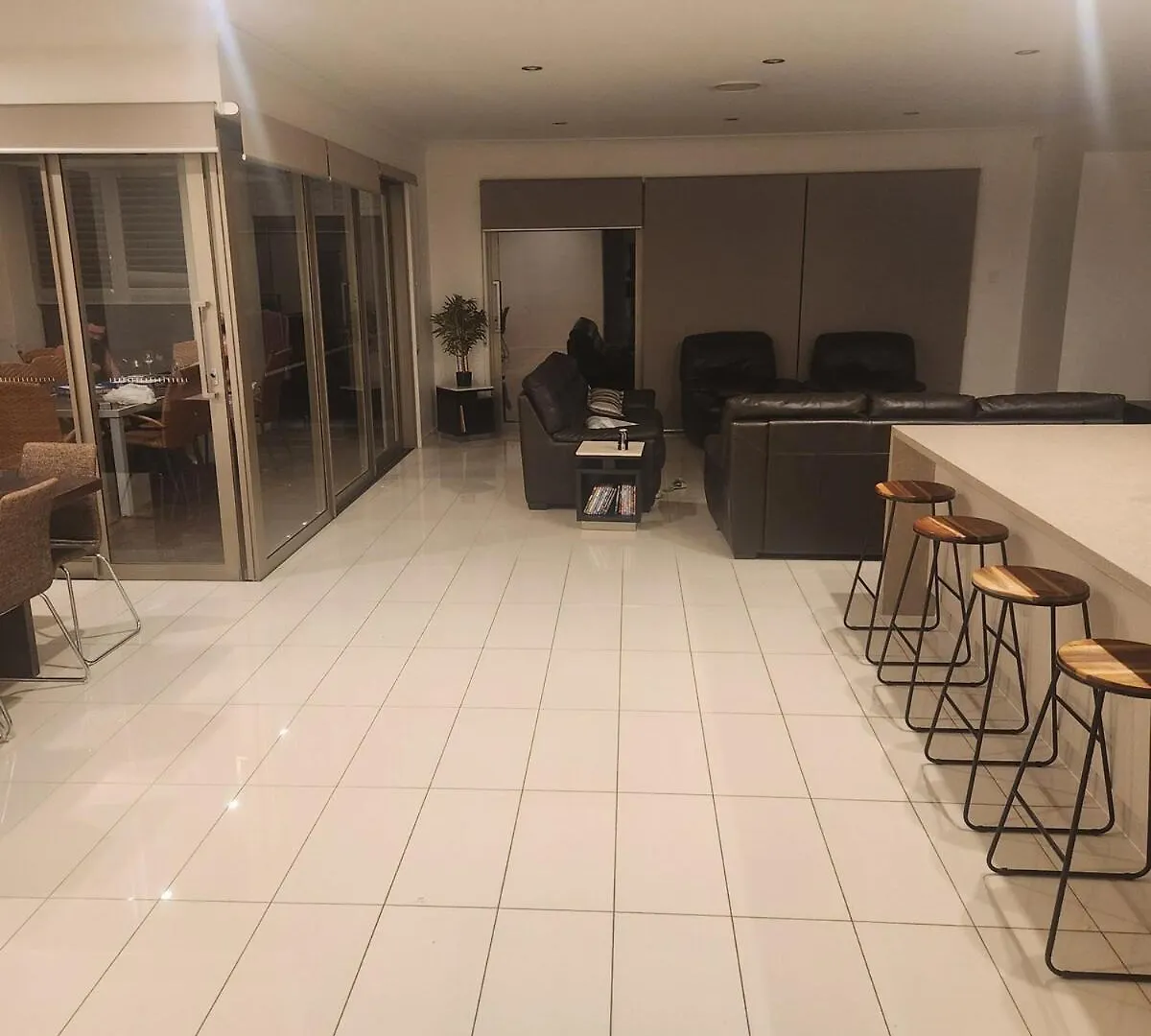 Chevron Island Holiday Home Surfers Paradise Gold Coast